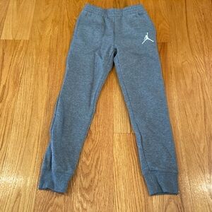 Boys’ Jordan sweatpants